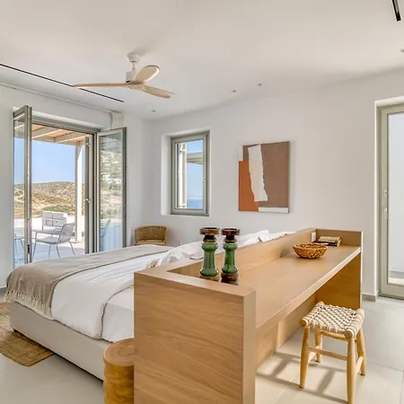 Lily Rock Paros Βίλα