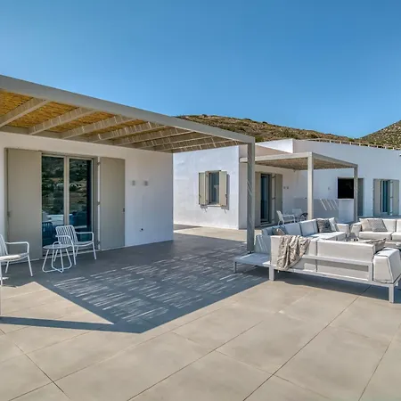 Lily Rock Paros * Αγκαιριά