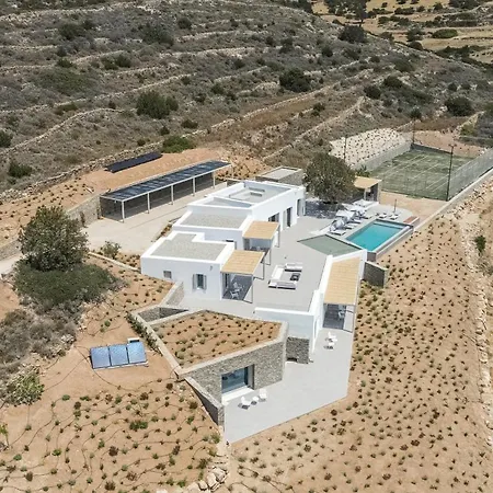 Lily Rock Paros Αγκαιριά