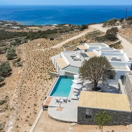Lily Rock Paros Αγκαιριά