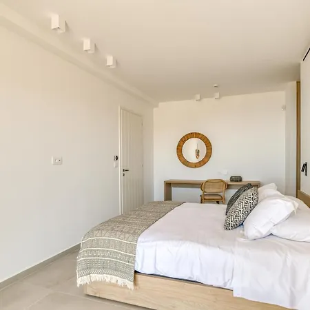 Villa Lily Rock Paros Angairia
